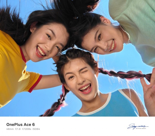 当年轻人的手指追上165Hz：一加要把“Ultra”的话语权从影像交到性能手里吗？