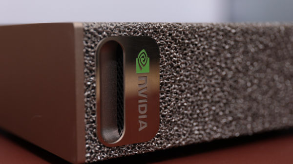 ���� NVIDIA DGX Spark�� ��һǧ���ڴ�������&ldquo;����&rdquo;ipad mini��С�ĺ�����