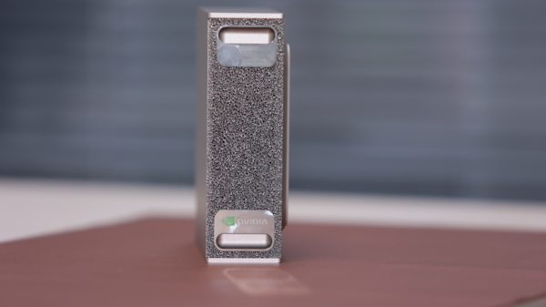 ���� NVIDIA DGX Spark�� ��һǧ���ڴ�������&ldquo;����&rdquo;ipad mini��С�ĺ�����