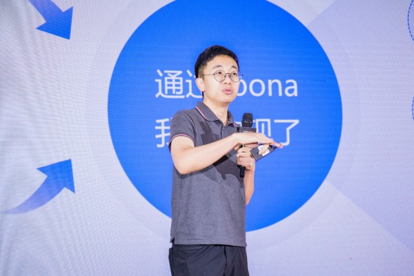 中国商业新物种2.0：AI“驯兽师”与全球商业新版图