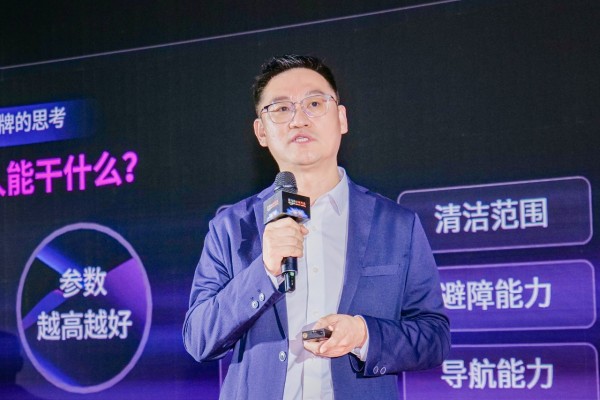 中国商业新物种2.0：AI“驯兽师”与全球商业新版图